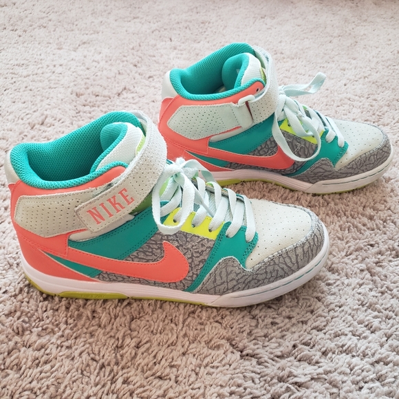 Nike air mogan mid 2 Clearance